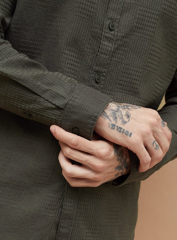 DENIMIZE Textured Regular Fit Shirt