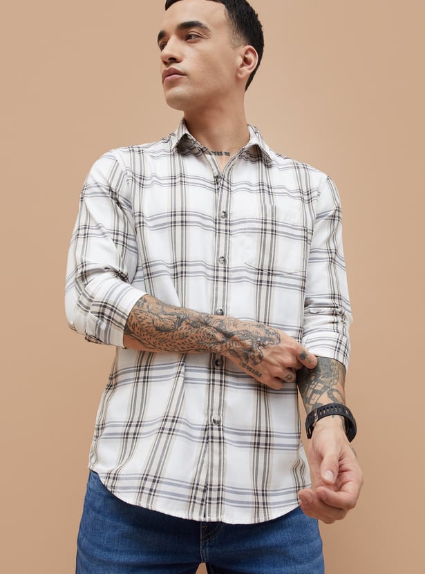 FAME FOREVER Checked Smart Fit Shirt