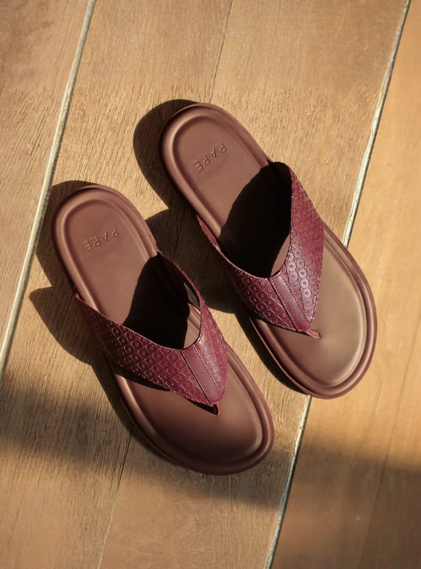 RARE RABBIT Starry Embossed Flip-Flops