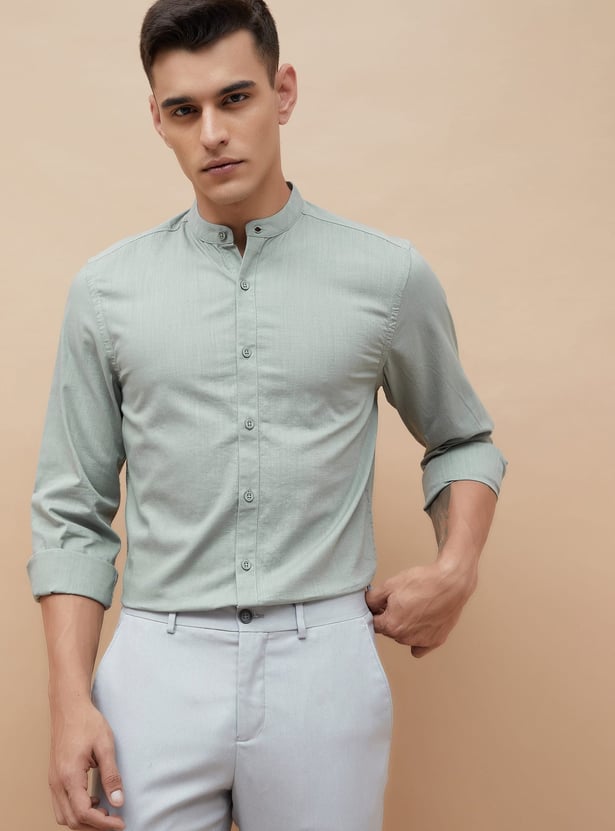 CODE UNWIND Solid Regular Fit Shirt