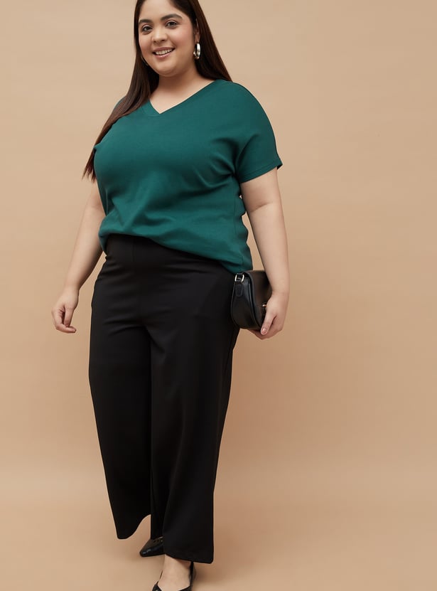 NEXUS Solid V-neck T-shirt