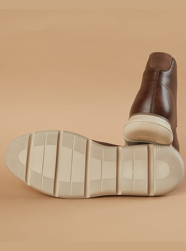 CODE Solid Chukka Boots