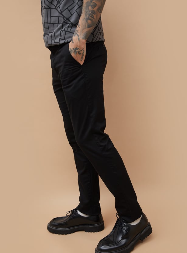 FAME FOREVER Solid Slim Tapered Trousers