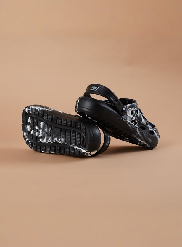 FAME FOREVER Boys Printed Clogs