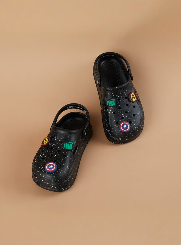 FAME FOREVER Boys Clogs with Avenger Jibbits