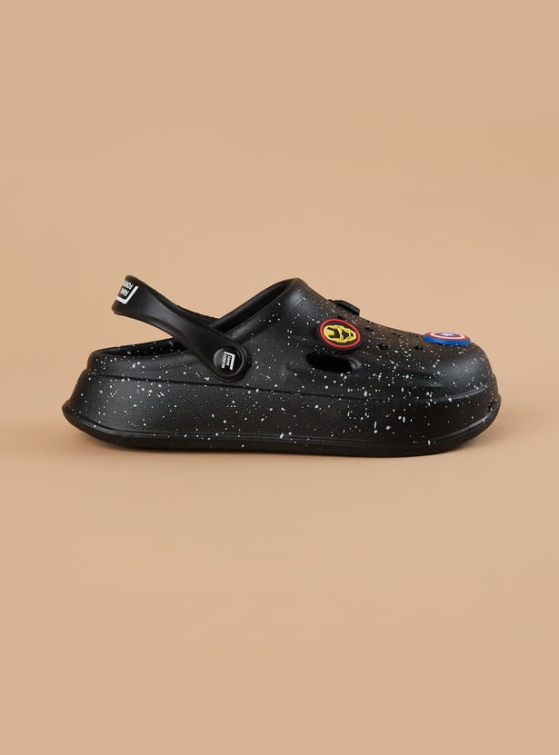 FAME FOREVER Boys Clogs with Avenger Jibbits