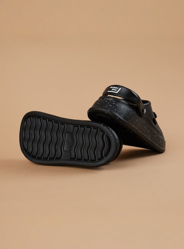 FAME FOREVER Boys Clogs with Avenger Jibbits