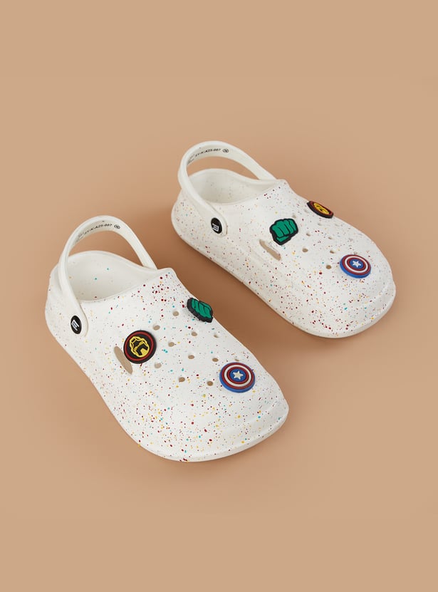 FAME FOREVER Boys Clogs with Avenger Jibbits