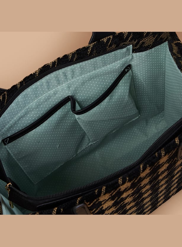 GINGER Houndstooth Patterned Handheld Bag