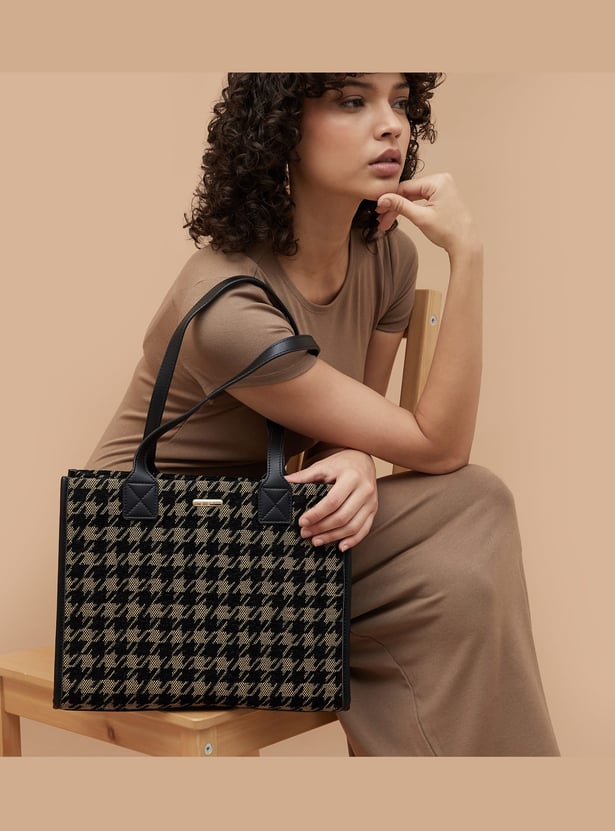 GINGER Houndstooth Patterned Handheld Bag