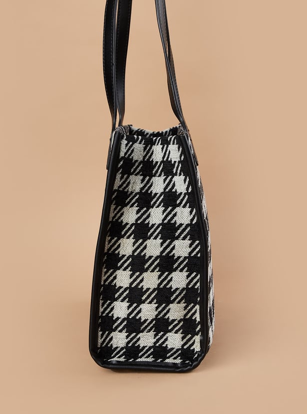 GINGER Houndstooth Patterned Handheld Bag