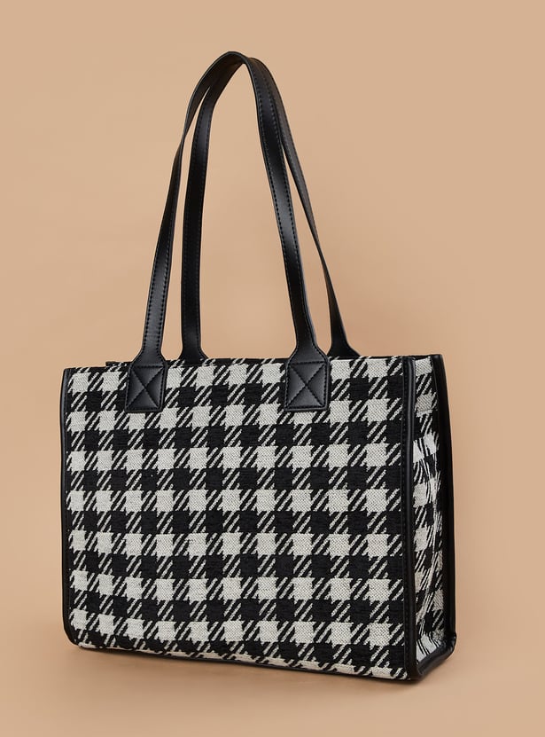 GINGER Houndstooth Patterned Handheld Bag