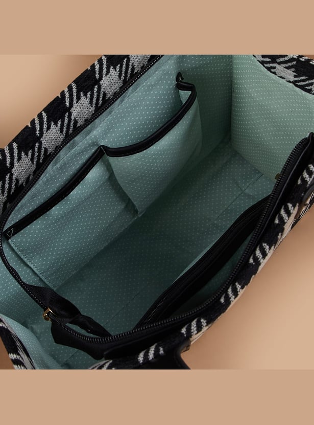 GINGER Houndstooth Patterned Handheld Bag
