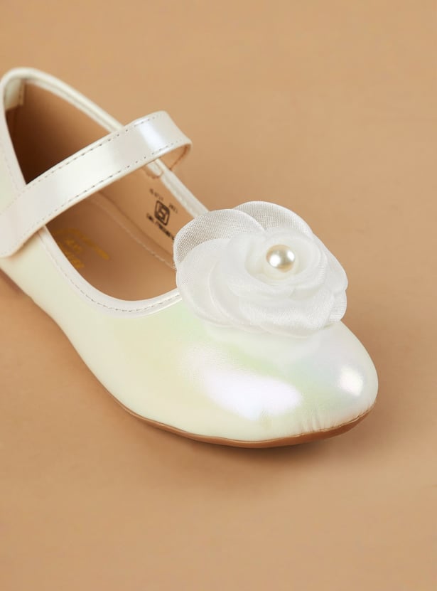 FAME FOREVER Girls Flower-Detail Ballerinas