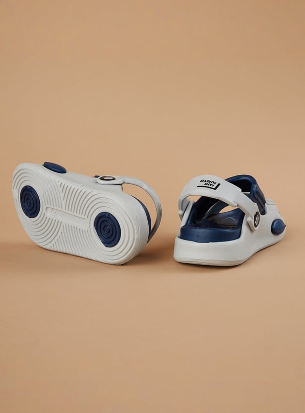 FAME FOREVER Boys Colourblock Dual Strap Sandals