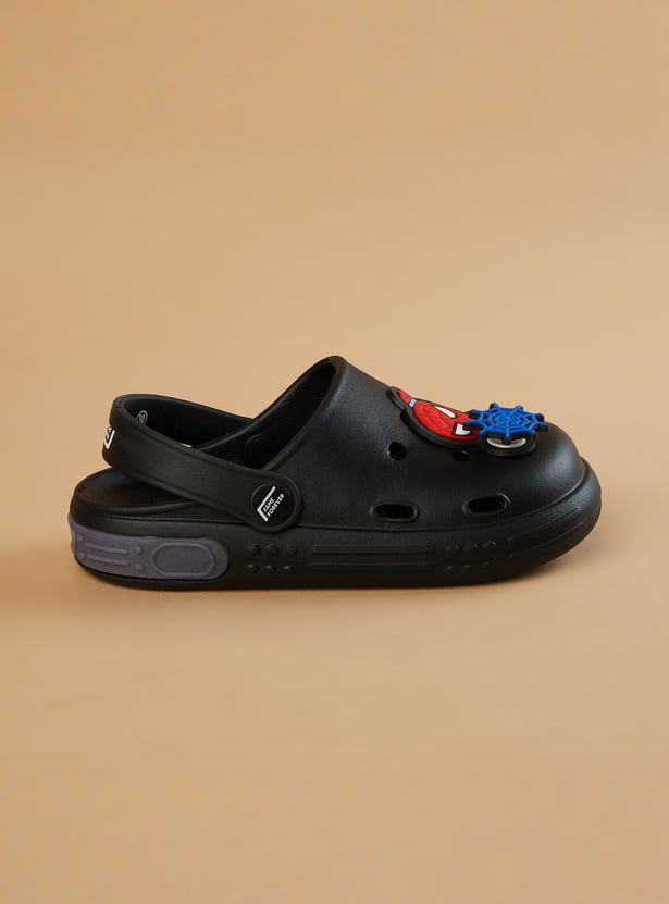 FAME FOREVER Boys Spider-Man Charm Clogs