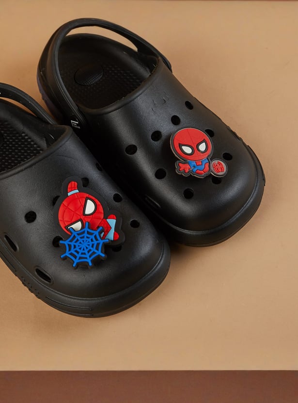 FAME FOREVER Boys Spider-Man Charm Clogs