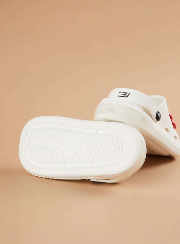 FAME FOREVER Boys Jibbitz Appliqued Clogs