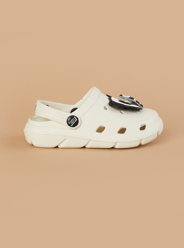FAME FOREVER Boys Charm Detail Clogs