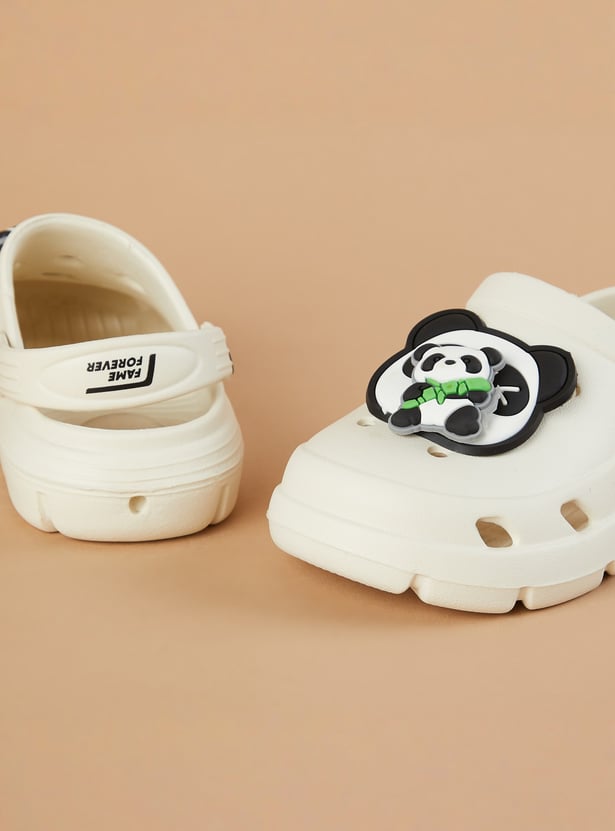 FAME FOREVER Boys Charm Detail Clogs