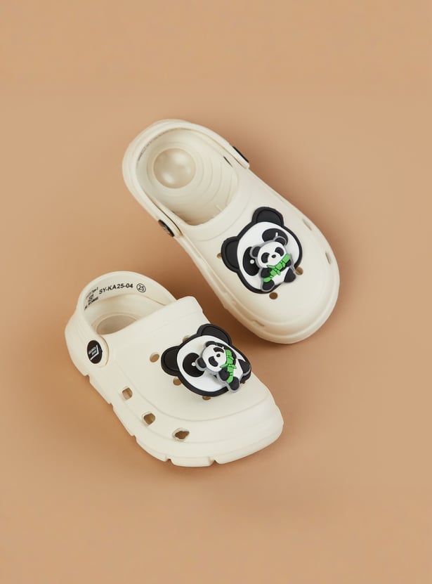 FAME FOREVER Boys Charm Detail Clogs