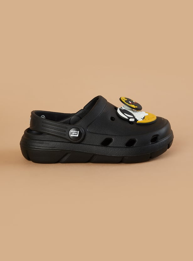 FAME FOREVER Boys Charm Detail Clogs