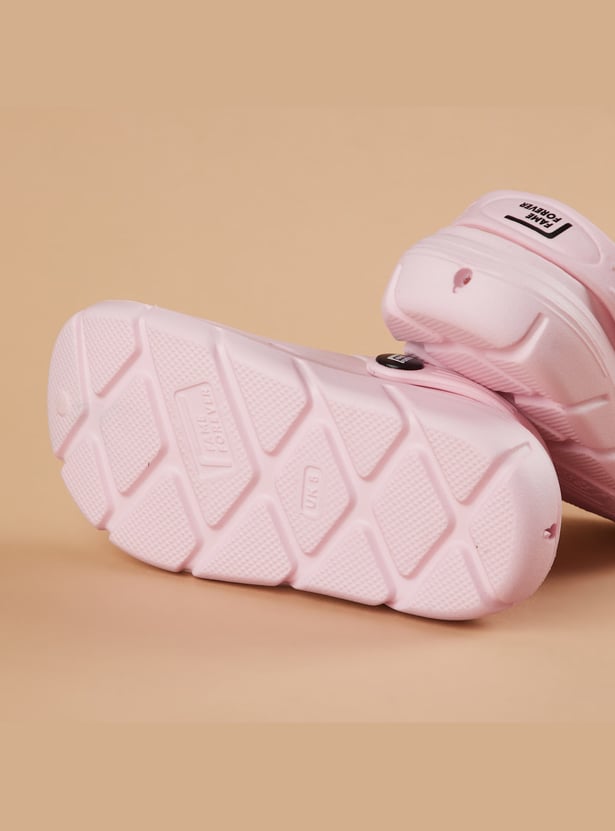 FAME FOREVER Girls Charm Clogs