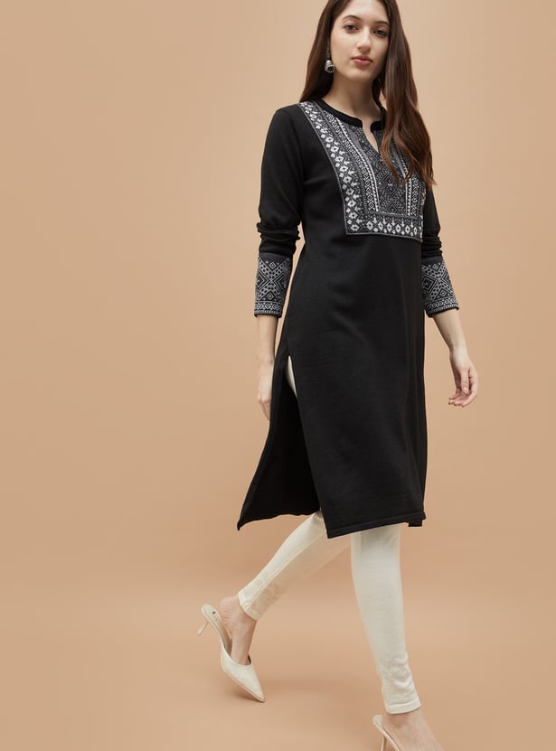MELANGE Embroidered Straight Winter Kurta