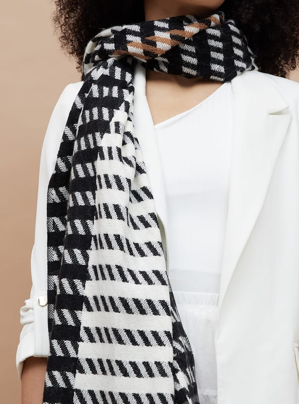 GINGER Knit Tassel Detail Stole