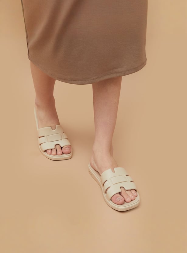 GINGER Textured Cut-Out Flats