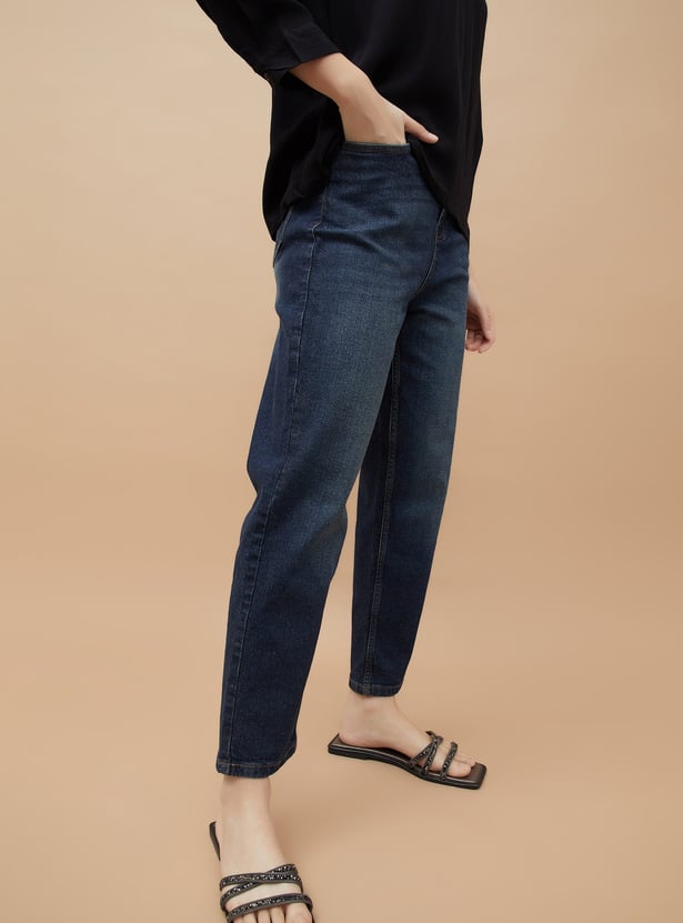 FAME FOREVER Solid Mom Fit Jeans