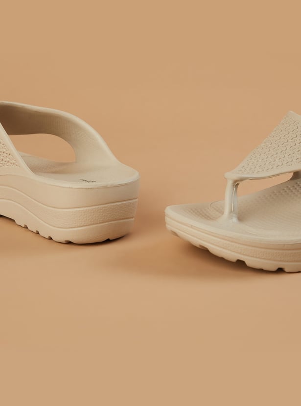 GINGER Textured Platformed Flip-Flops