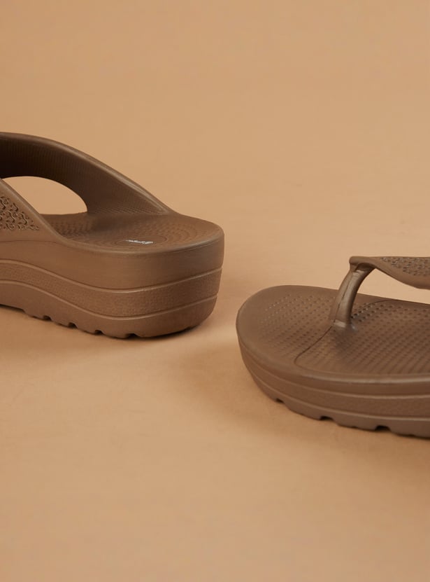 GINGER Textured Platformed Flip-Flops