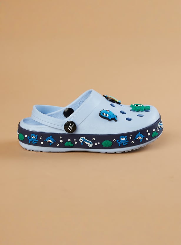 FAME FOREVER Boys Jibbitz Charm Clogs