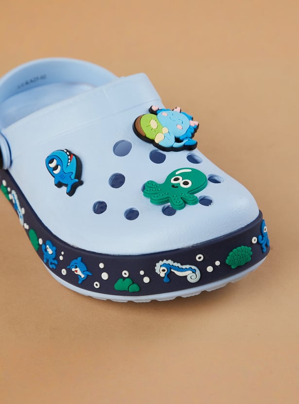 FAME FOREVER Boys Jibbitz Charm Clogs