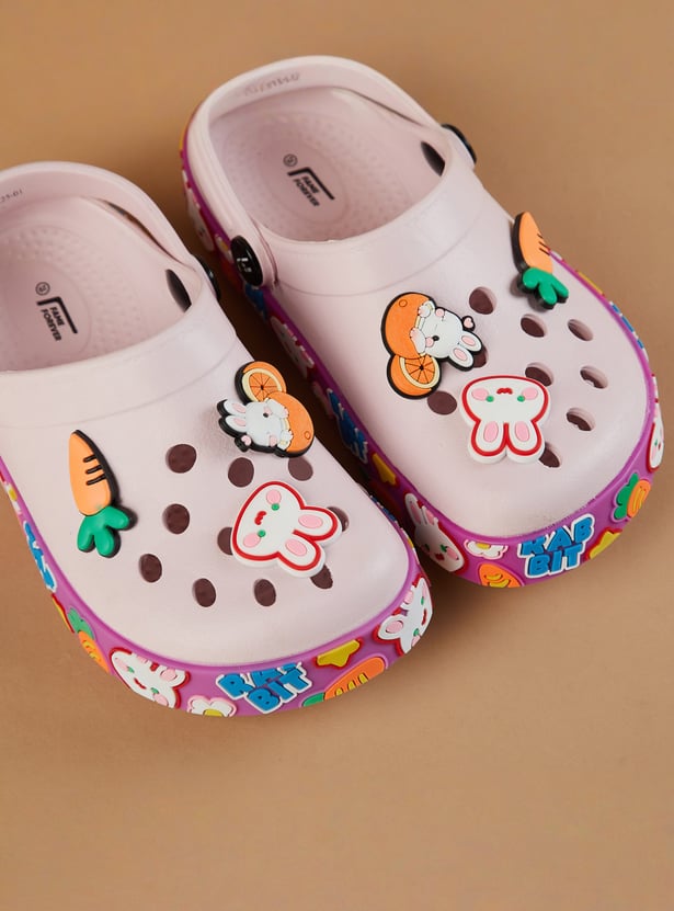 FAME FOREVER Girls Jibbitz Charms Clogs