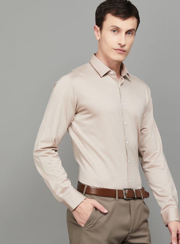 VAN HEUSEN Solid Slim Fit Formal Shirt