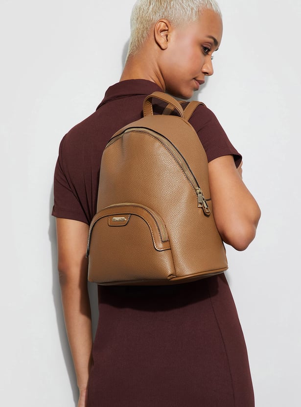 GINGER Textured Backpack