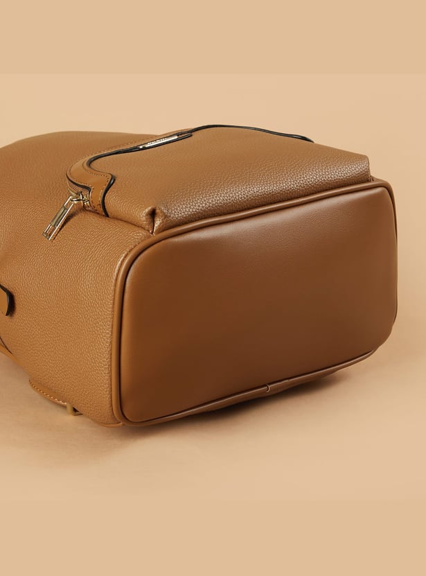 GINGER Textured Backpack