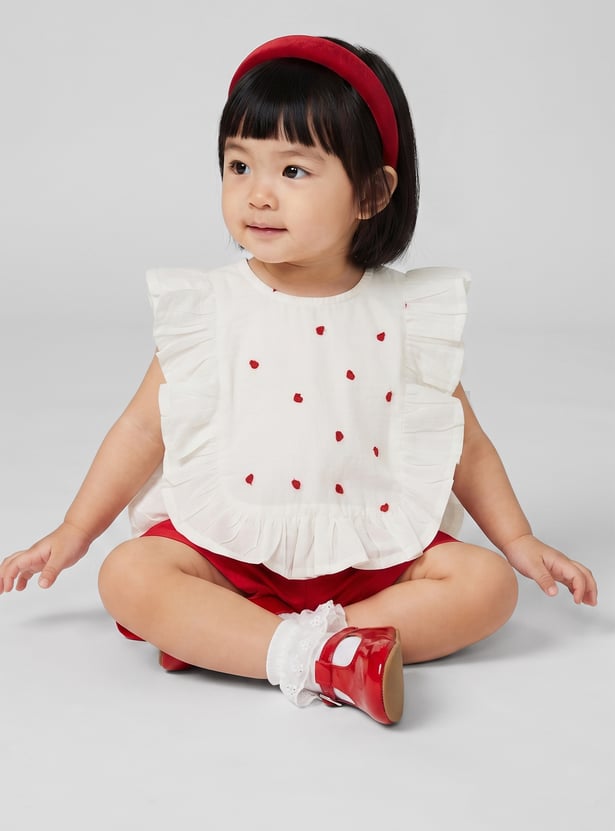 JUNIORS Embroidered Top with Shorts Set