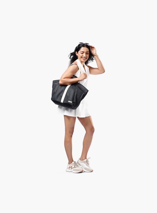 FASTRACK Solid Shoulder Bag