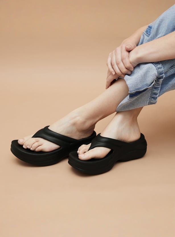 GINGER Textured Platform Flip-Flops