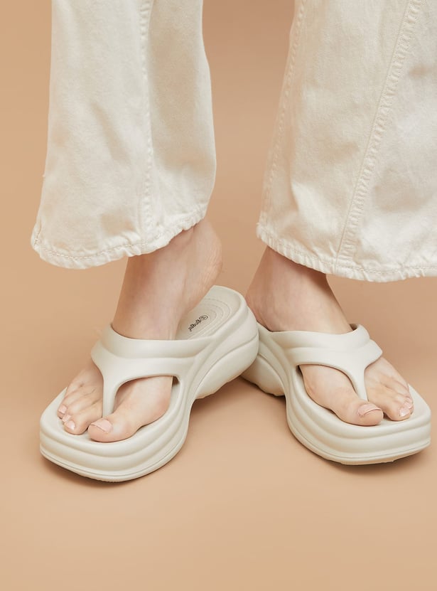 GINGER Textured Platform Flip-Flops