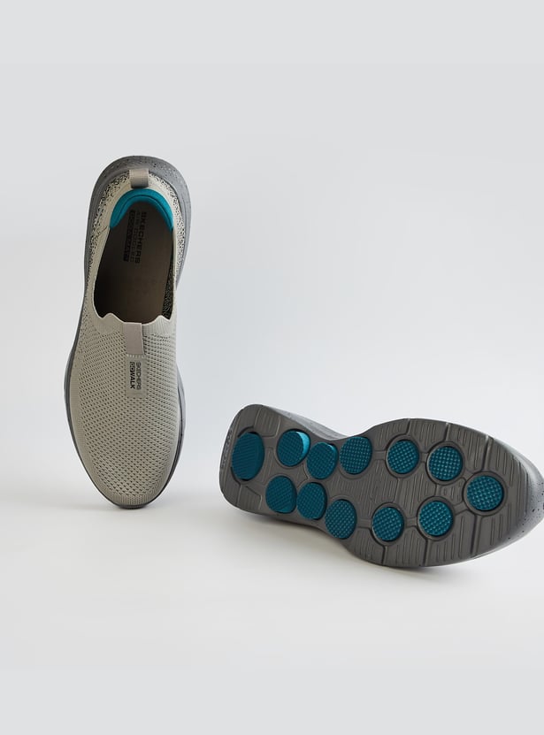 SKECHERS Go Walk 7 Knitted Slip-On Training Shoes
