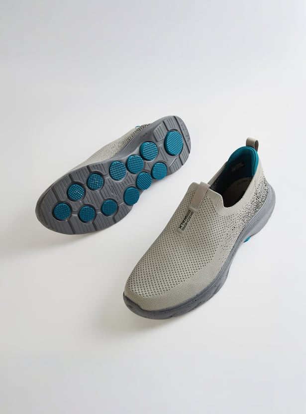 SKECHERS Go Walk 7 Knitted Slip-On Training Shoes