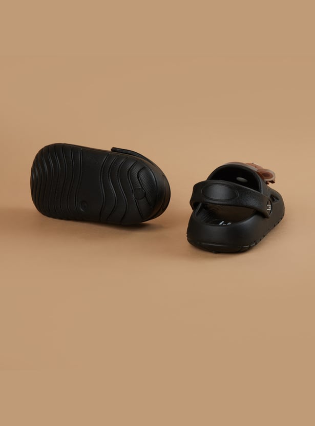 FAME FOREVER Boys Boys Charm Detail Sandals
