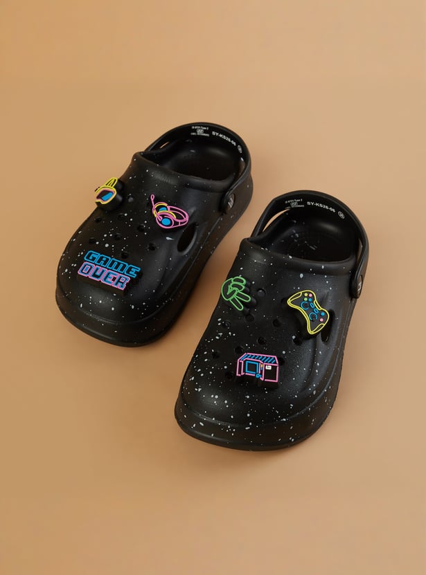 FAME FOREVER Gibbitz Clogs