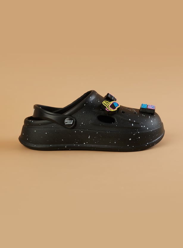 FAME FOREVER Gibbitz Clogs