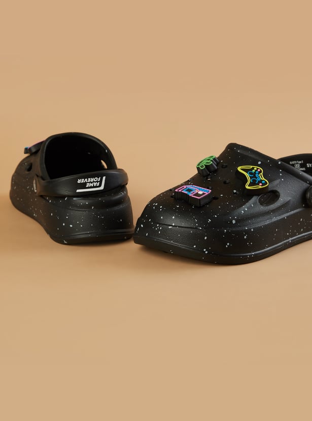 FAME FOREVER Gibbitz Clogs