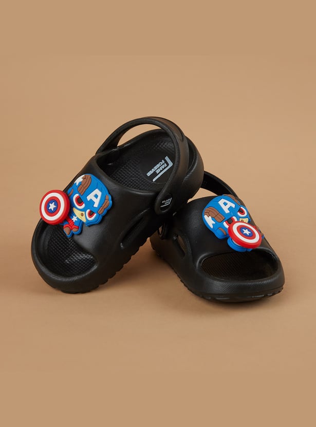 FAME FOREVER Boys Boys Captain America Charm Sandals